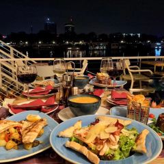 Friendly Restaurant & Bungalows User Photo