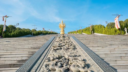 Wei Shan Qian Shou Qian Yan Guanyin Culture Park