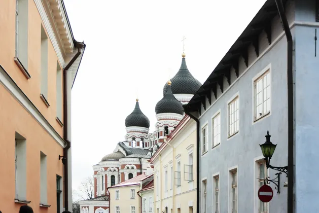 Hotels near Skulptuur "Suudlevad tudengid" / 'The Kissing Students' sculpture and fountain