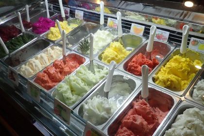 GUSTO GELATO & CAFEE / MERTANADI