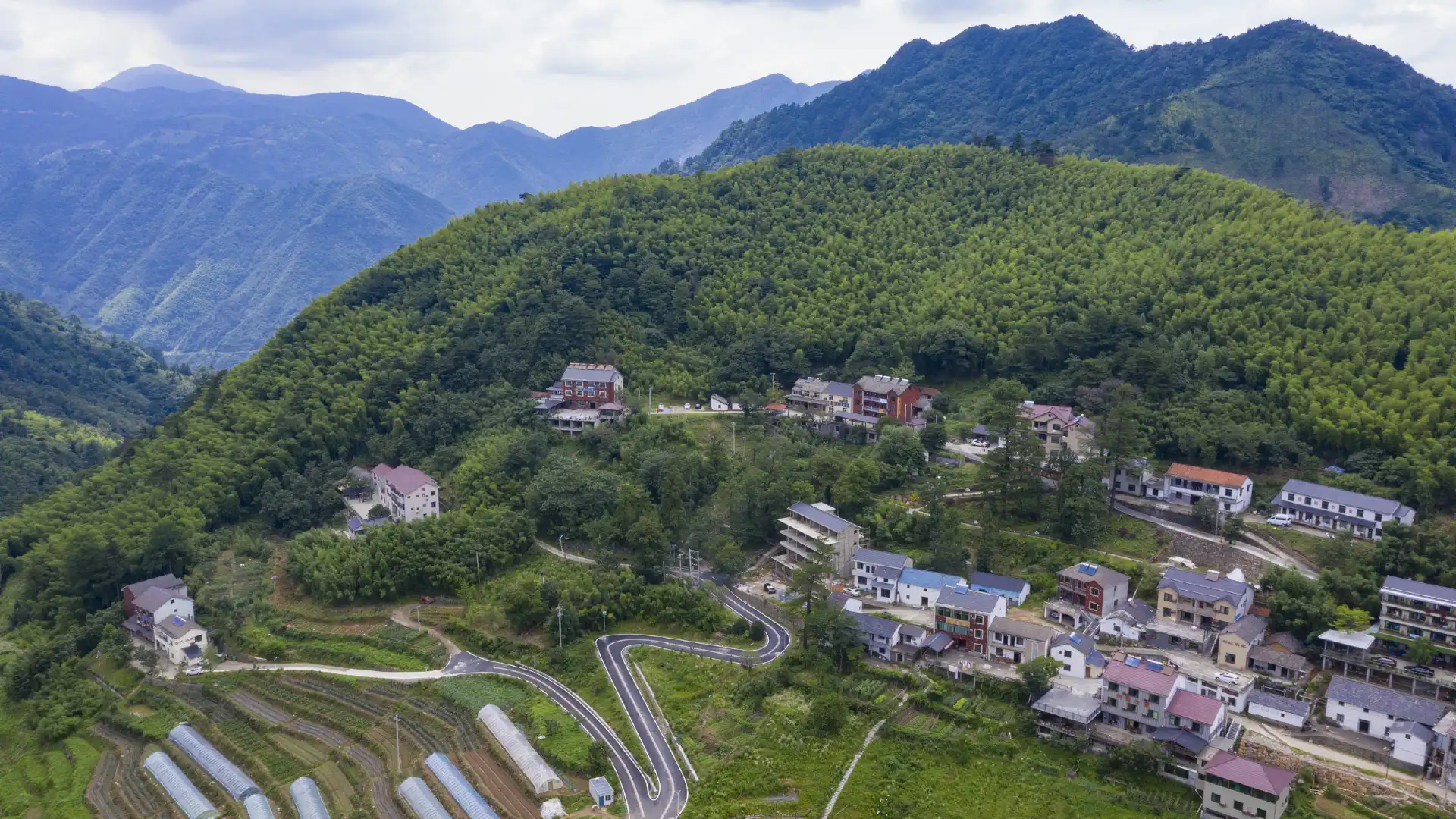 Hotels near Donglingcun