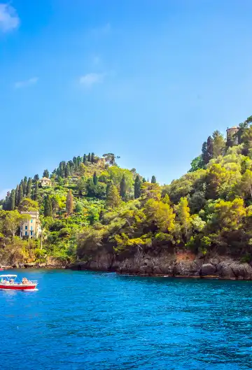 Hotels near Castello Brown