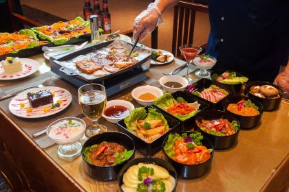 麦肯希·铁板烧自助餐(水晶城店)