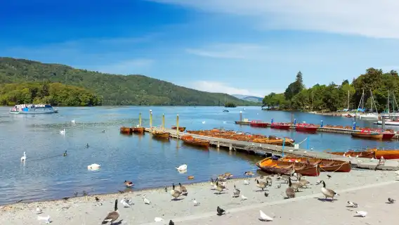 ทัวร์วันเดียว/ทัวร์หลายวัน Windermere + Bowness + Hawkshead + Grasmere ในสหราชอาณาจักร