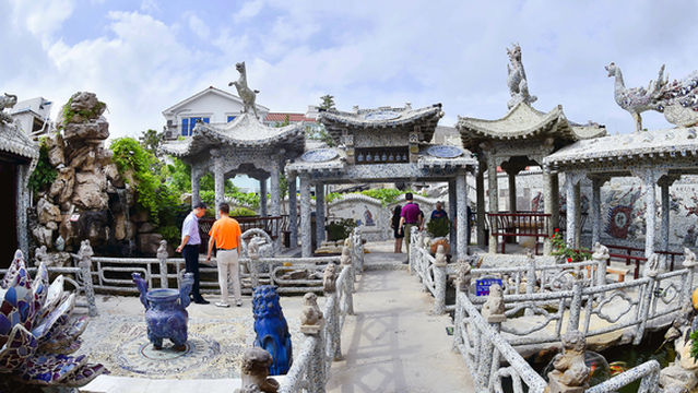 Porcelain Art Garden