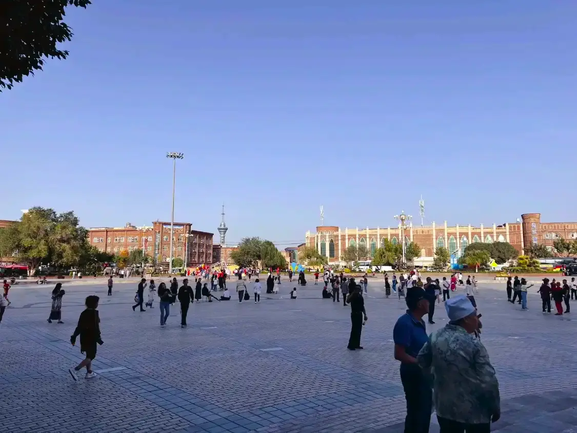 鄰近喀什艾提尕廣場的酒店