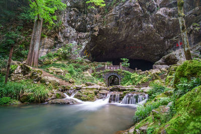 Shuanglong Cave