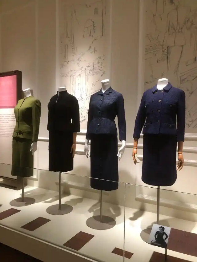 《從田園到城市：四百年的西方時裝》展覽 | 杭州