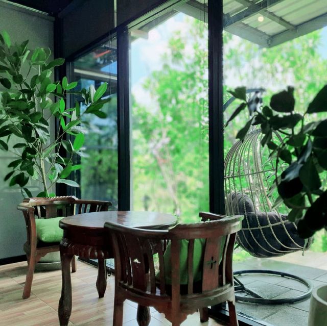 คาเฟ่สไตล์​ตะวันตก