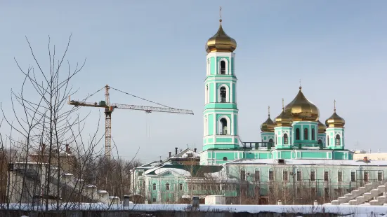 Kafedral'nyy Sobor Rozhdestva Presvyatoy Bogoroditsy