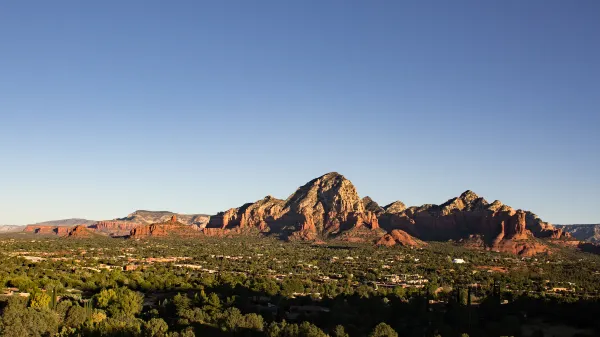 GreenTree Inn & Suites Phoenix Sky Harbor