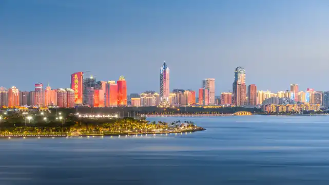 鄰近海口灣的酒店