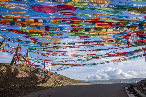 Luohe Pass