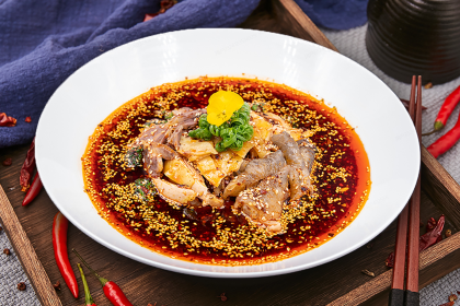 Emeishandajiudiantesemeishicun