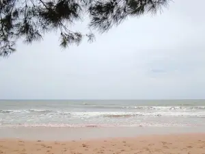 Pantai Lon Malang