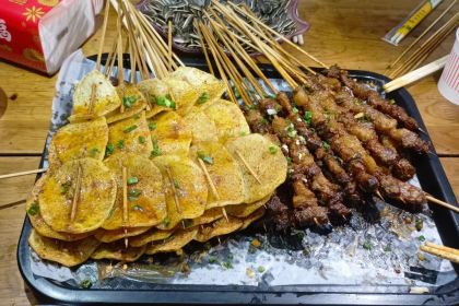 刘铃铛串串烧烤（盐边店）