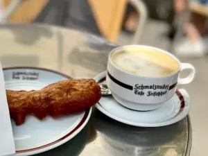 Schmalznudel - Cafe Frischhut