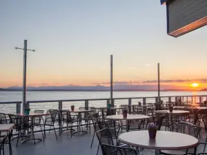 Ivar's Acres of Clams