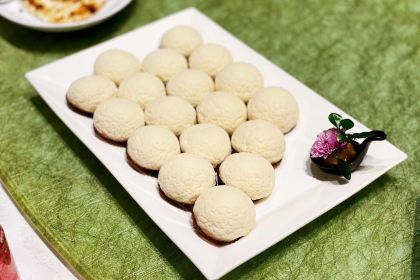 Sun Chateau On The Bund