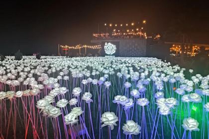 10,000 Roses Cafe & More