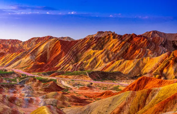 張掖七彩丹霞旅遊景區門票 + 永安旅遊 旅行休息室 + 專屬三大VIP觀景台 + 私享包車團體（3人起訂）