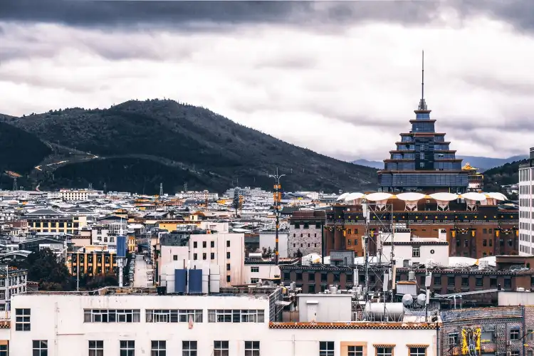 Hotels near Deqen Cultural Center