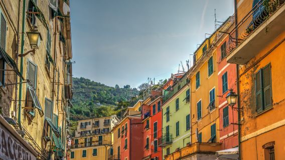 イタリア チンクエテッレ日帰りツアー【魅力的なチンクエテッレを散策(フィレンツェ発)オプションランチ】