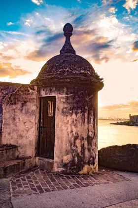 Hotels in San Juan With Bars