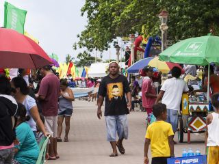 飛杜馬蓋地機票