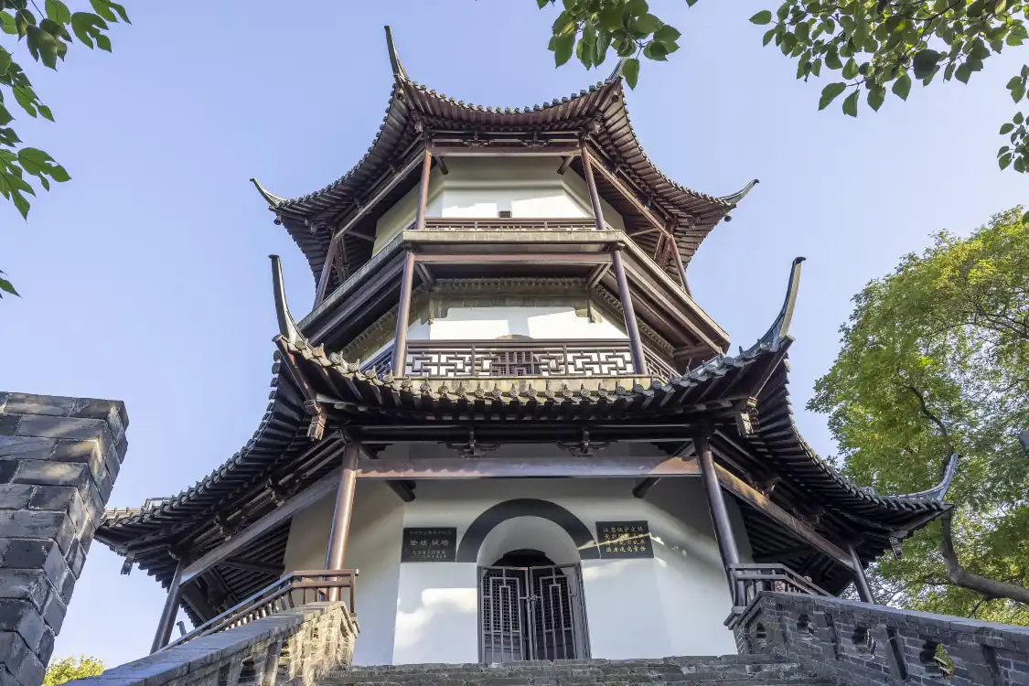 Hotels near Kuilou Pavilion