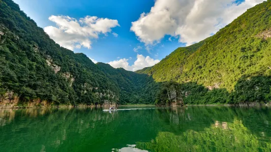 金秀聖堂湖生態旅遊景区