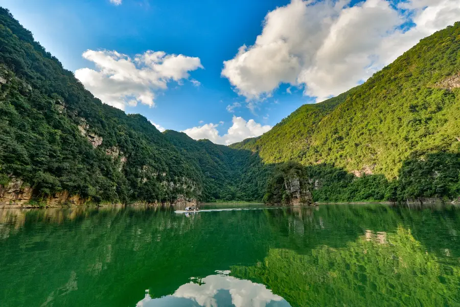 金秀聖堂湖生態旅遊景区