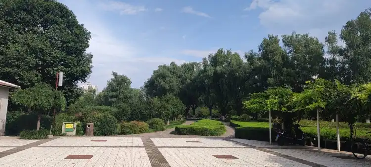 Hotels near Weihe Park
