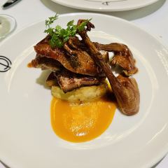 Panos The Steakhouse & Lounge 여행 사진