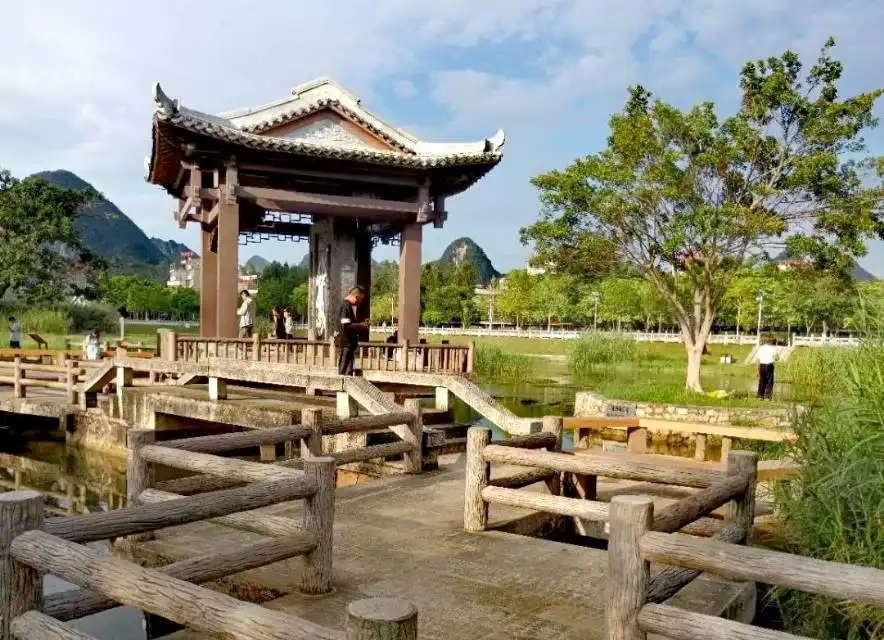 룽탄 습지공원 주변 호텔