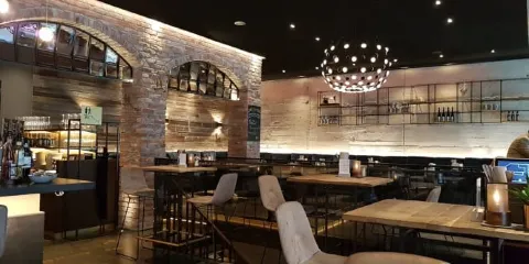 LEGER AM DOM Restaurant & Bar