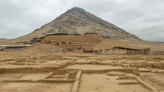 La Huaca de la Luna