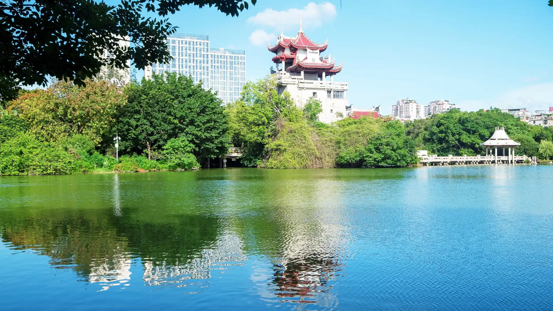 鄰近泉州東湖公園的酒店
