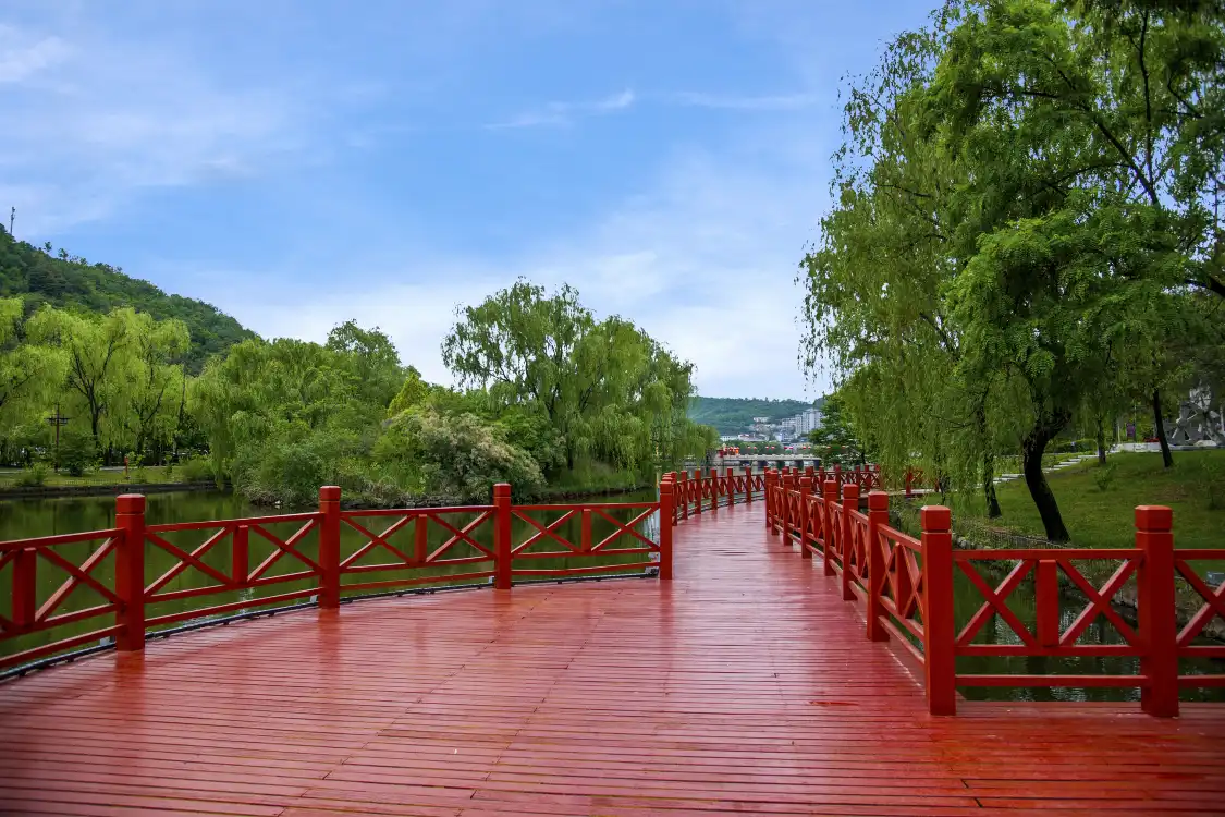 Hotels near Huangdiling Yinchi Park