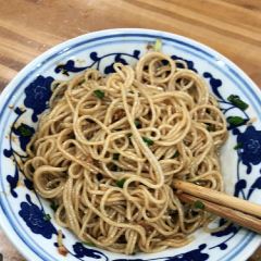 LAOSANYUAN User Photo
