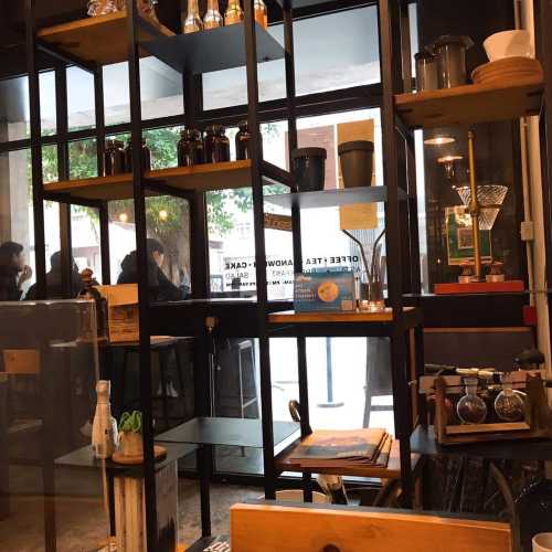 Cafe REVOL