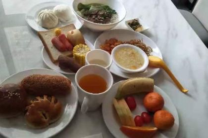 贺州泽森华美达广场酒店·自助餐厅