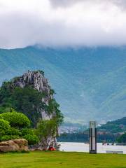 七星岩東門広場