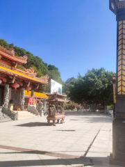 Linghui Temple, Carp Island