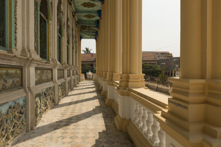 Compare 2 airports near Svay Por