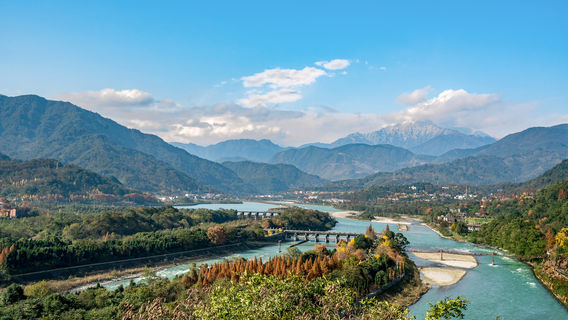 Dujiangyan Fish-mouth Water-dividing Dike