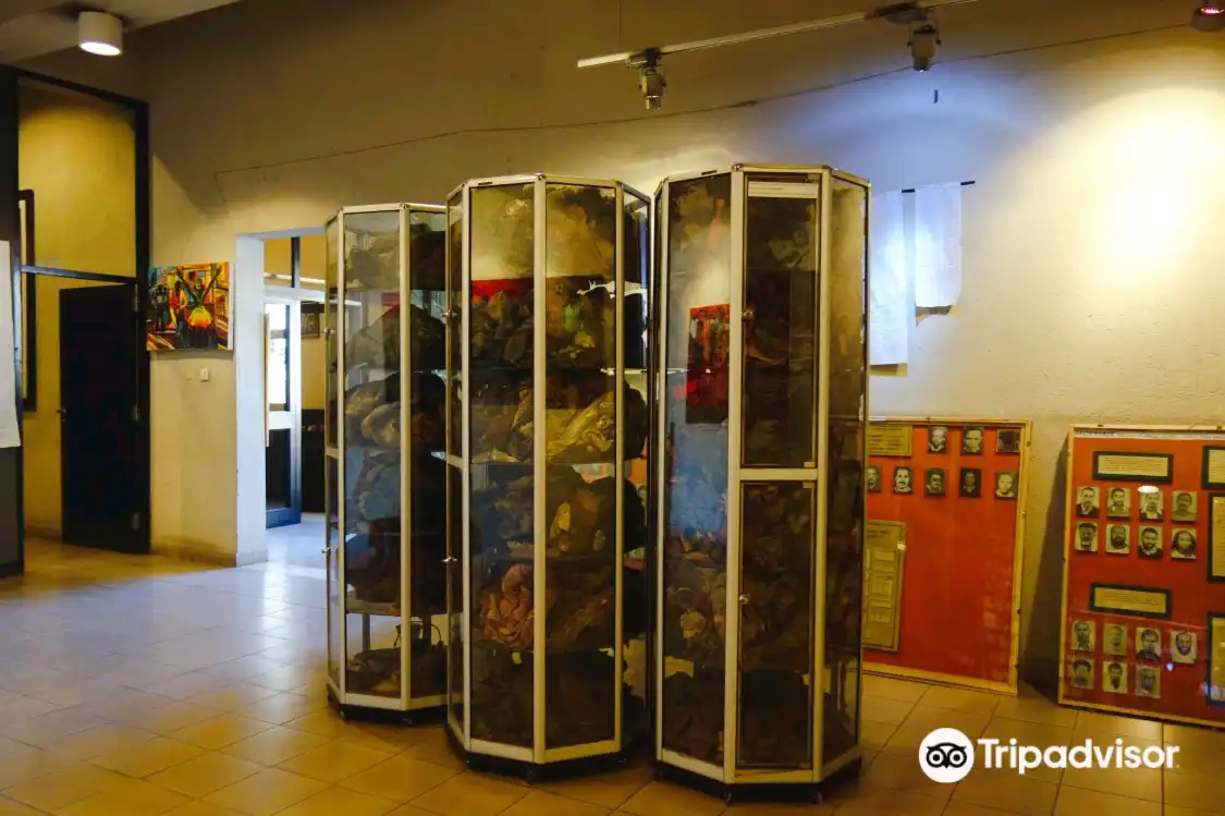 Hotel dekat Red Terror Martyrs Memorial Museum