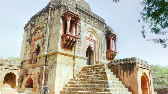 Mehrauli Archeological Park- Heritage Walk