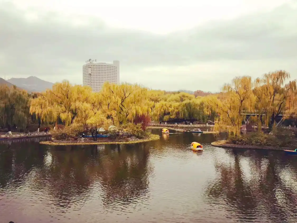 Hotels near Quancheng Park