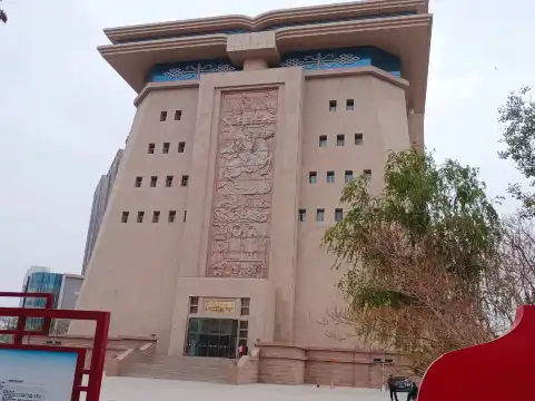 鄰近巴州博物館的酒店